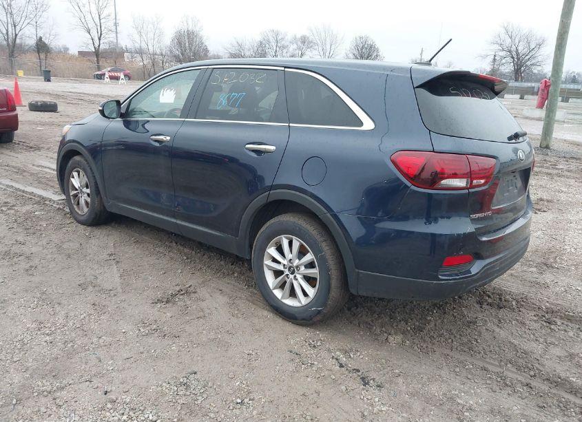 Photo 3 of 2019 Kia Sorento 3.3L LX (VIN 5XYPG4A54KG489222)