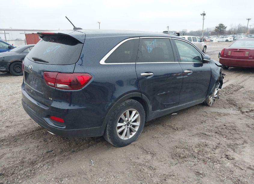 Photo 4 of 2019 Kia Sorento 3.3L LX (VIN 5XYPG4A54KG489222)