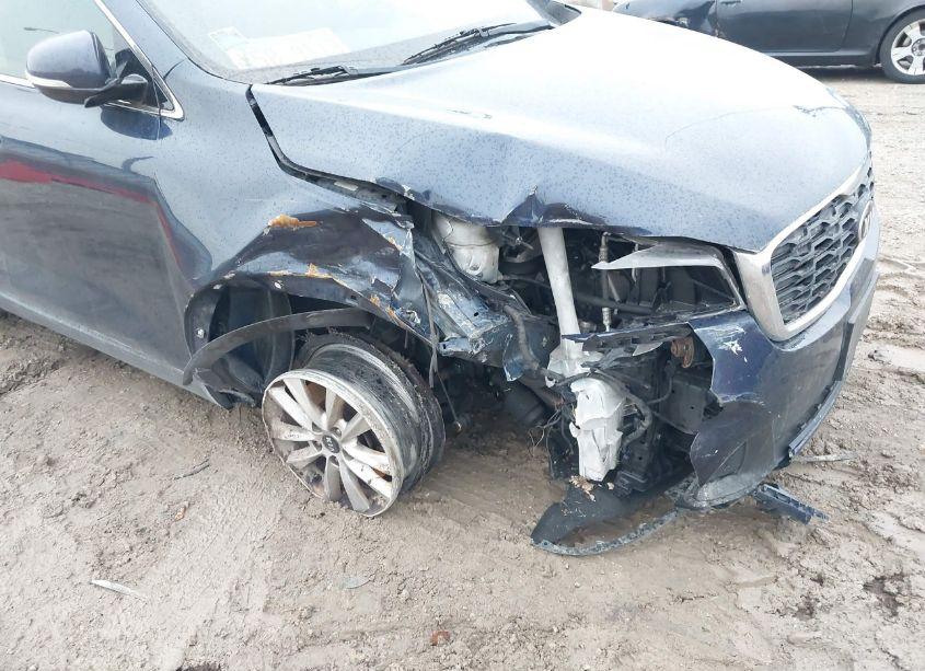 Photo 6 of 2019 Kia Sorento 3.3L LX (VIN 5XYPG4A54KG489222)