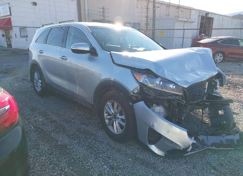 2019 Kia Sorento 3.3L LX (VIN 5XYPG4A54KG494565) main photo
