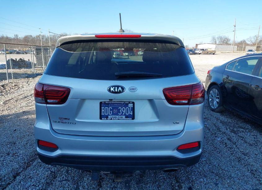 Photo 16 of 2019 Kia Sorento 3.3L LX (VIN 5XYPG4A54KG494565)