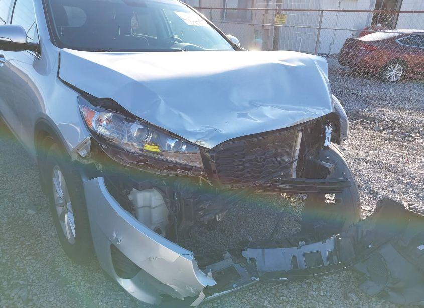 Photo 19 of 2019 Kia Sorento 3.3L LX (VIN 5XYPG4A54KG494565)