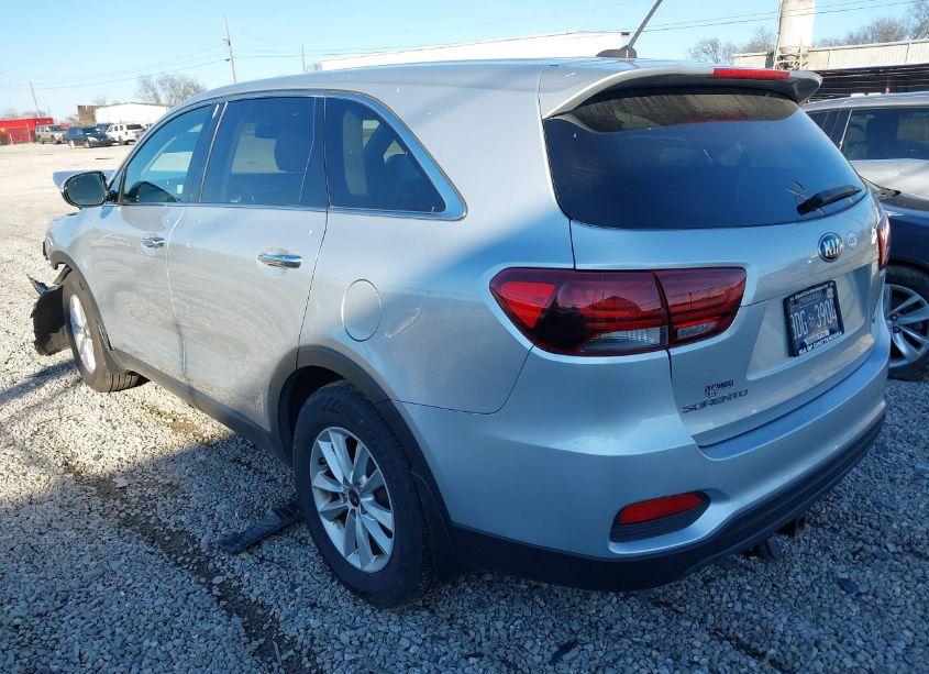 Photo 3 of 2019 Kia Sorento 3.3L LX (VIN 5XYPG4A54KG494565)