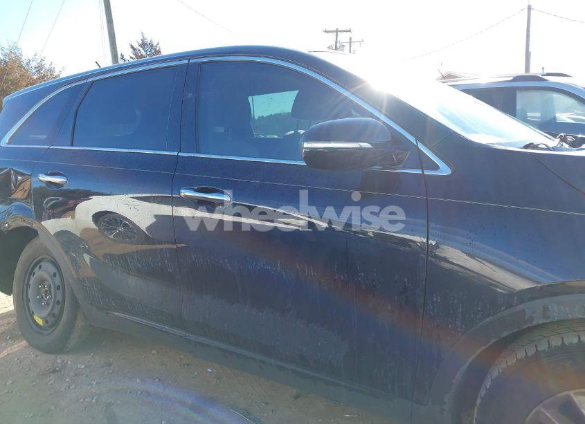 Photo 14 of 2019 Kia Sorento 3.3L LX (VIN 5XYPG4A54KG496168)