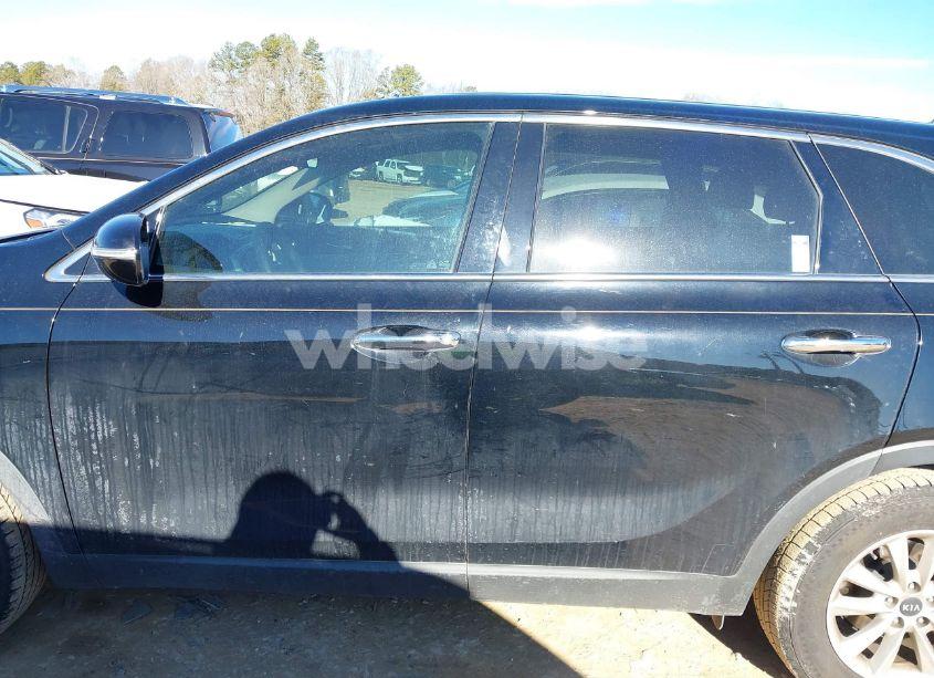 Photo 15 of 2019 Kia Sorento 3.3L LX (VIN 5XYPG4A54KG496168)