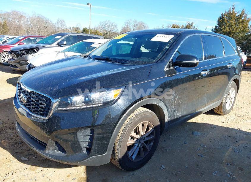 Photo 2 of 2019 Kia Sorento 3.3L LX (VIN 5XYPG4A54KG496168)