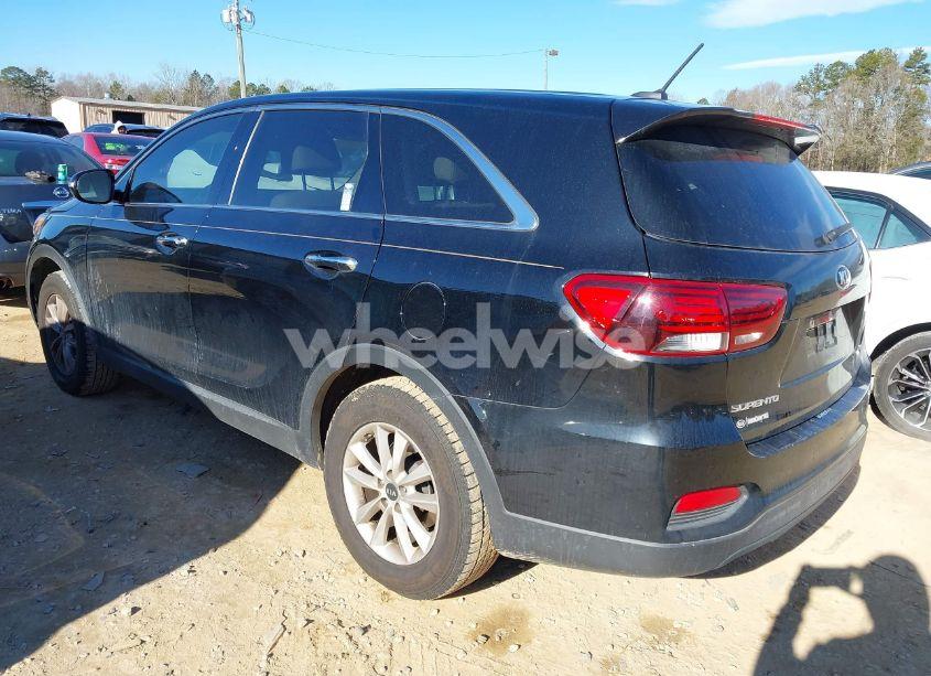 Photo 3 of 2019 Kia Sorento 3.3L LX (VIN 5XYPG4A54KG496168)