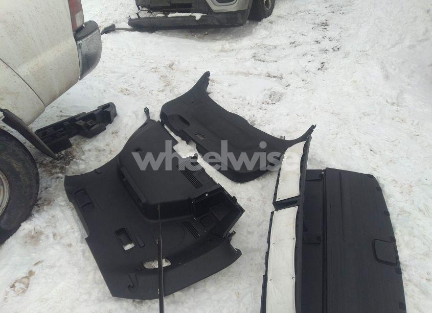 Photo 12 of 2019 Kia Sorento 3.3L LX (VIN 5XYPG4A54KG561519)