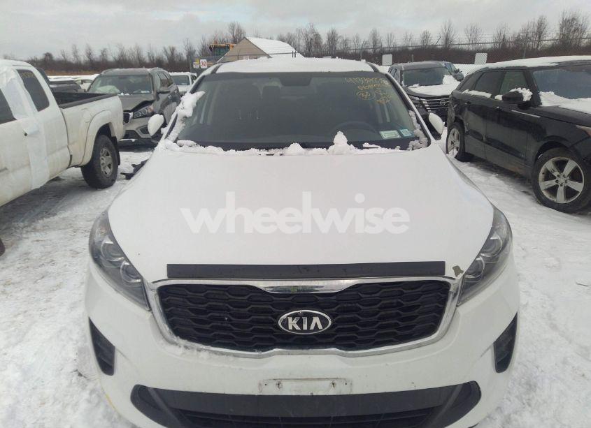 Photo 13 of 2019 Kia Sorento 3.3L LX (VIN 5XYPG4A54KG561519)