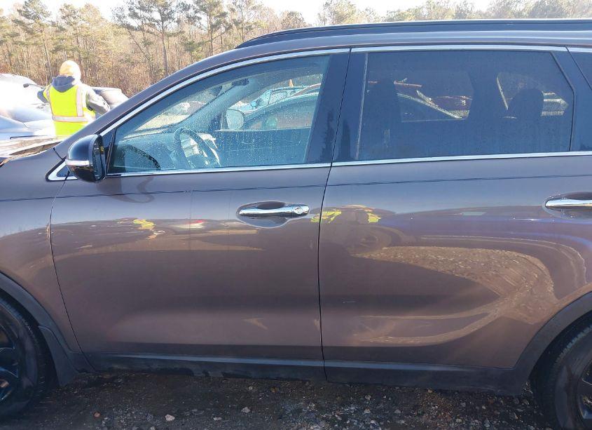 Photo 15 of 2019 Kia Sorento 3.3L S (VIN 5XYPG4A54KG604336)