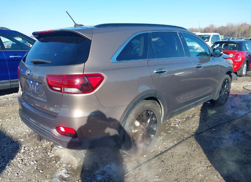 Photo 4 of 2019 Kia Sorento 3.3L S (VIN 5XYPG4A54KG604336)
