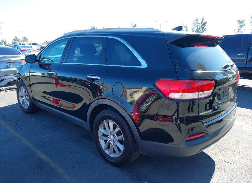 Photo 3 of 2016 Kia Sorento 3.3L LX (VIN 5XYPG4A55GG003864)