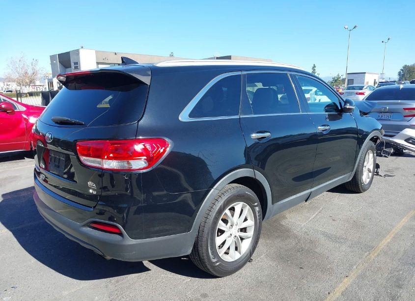 Photo 4 of 2016 Kia Sorento 3.3L LX (VIN 5XYPG4A55GG003864)