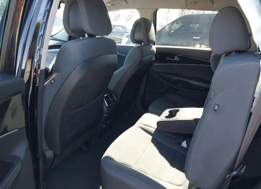 Photo 8 of 2016 Kia Sorento 3.3L LX (VIN 5XYPG4A55GG003864)