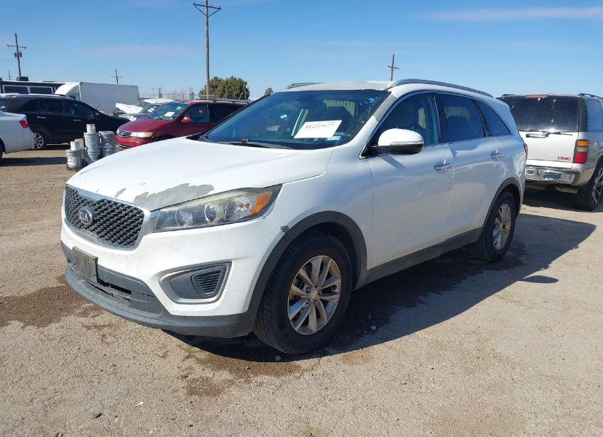Photo 2 of 2016 Kia Sorento 3.3L LX (VIN 5XYPG4A55GG009602)