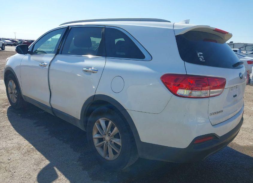Photo 3 of 2016 Kia Sorento 3.3L LX (VIN 5XYPG4A55GG009602)