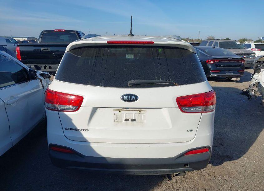 Photo 16 of 2016 Kia Sorento 3.3L LX (VIN 5XYPG4A55GG111580)