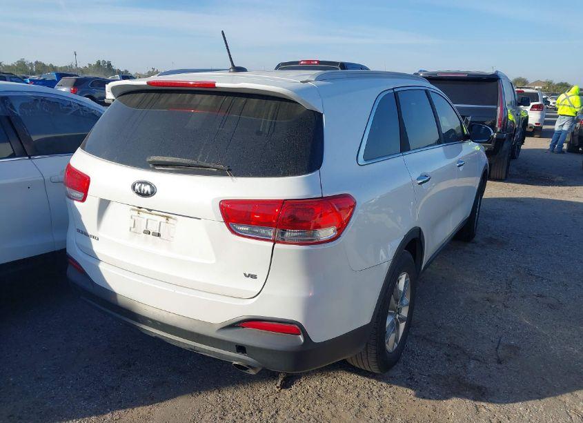 Photo 4 of 2016 Kia Sorento 3.3L LX (VIN 5XYPG4A55GG111580)