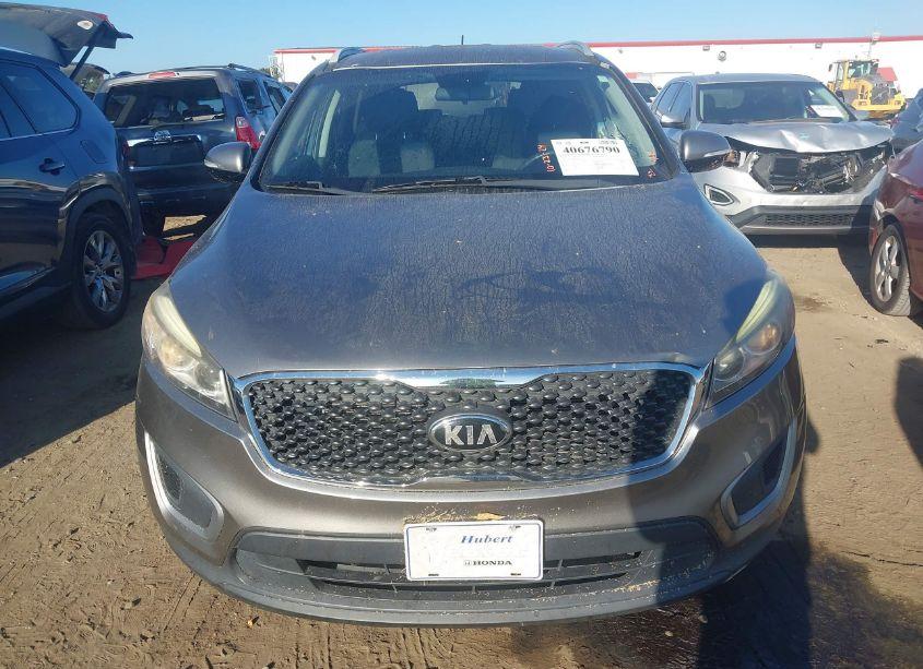 Photo 13 of 2016 Kia Sorento 3.3L LX (VIN 5XYPG4A55GG163159)