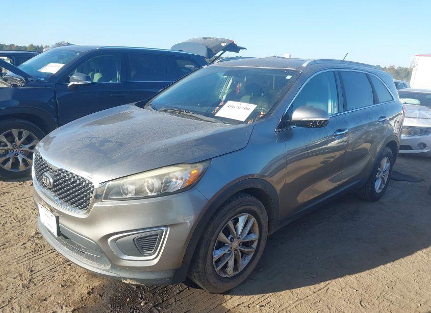 Photo 2 of 2016 Kia Sorento 3.3L LX (VIN 5XYPG4A55GG163159)