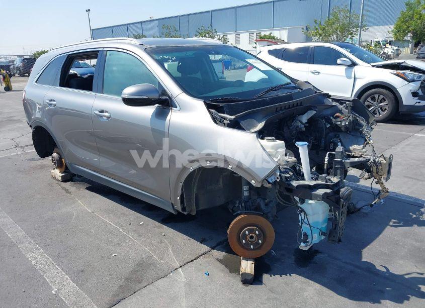 2016 Kia Sorento 3.3L LX (VIN 5XYPG4A55GG182102) main photo