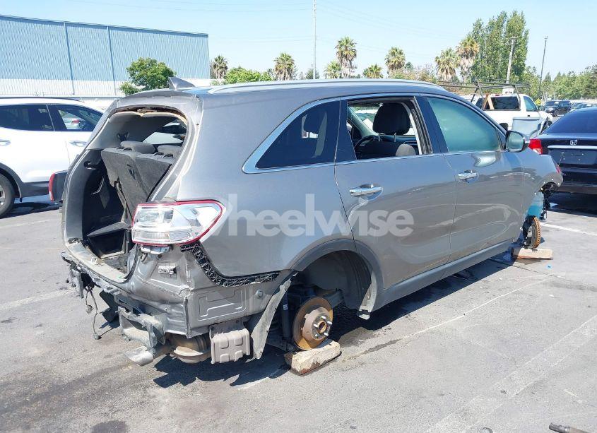 Photo 4 of 2016 Kia Sorento 3.3L LX (VIN 5XYPG4A55GG182102)