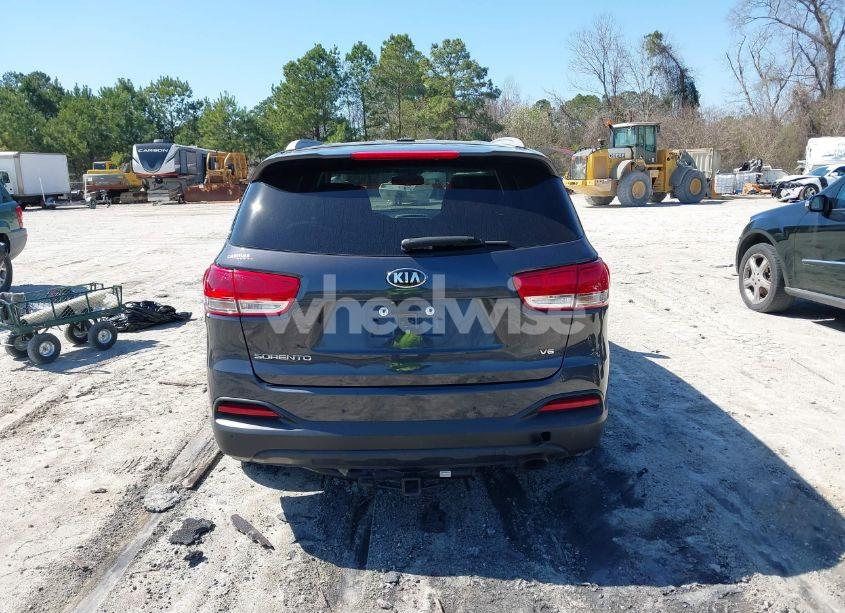 Photo 16 of 2017 Kia Sorento 3.3L LX (VIN 5XYPG4A55HG225693)