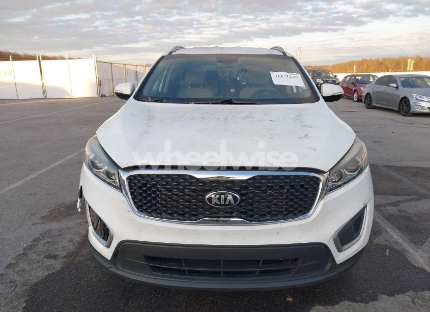Photo 12 of 2018 Kia Sorento 3.3L LX (VIN 5XYPG4A55JG353051)
