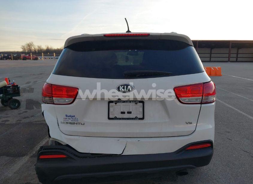 Photo 16 of 2018 Kia Sorento 3.3L LX (VIN 5XYPG4A55JG353051)