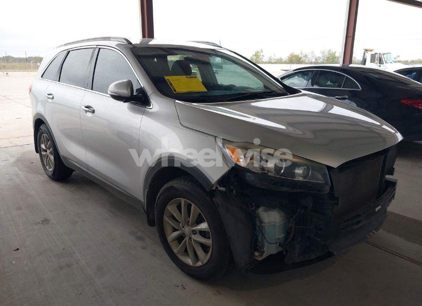 2018 Kia Sorento 3.3L LX (VIN 5XYPG4A55JG360565) main photo