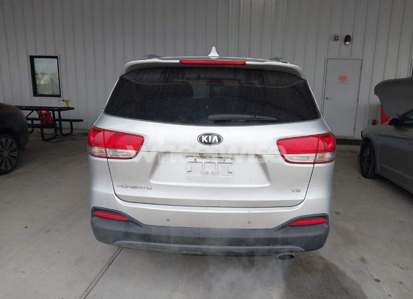 Photo 16 of 2018 Kia Sorento 3.3L LX (VIN 5XYPG4A55JG360565)