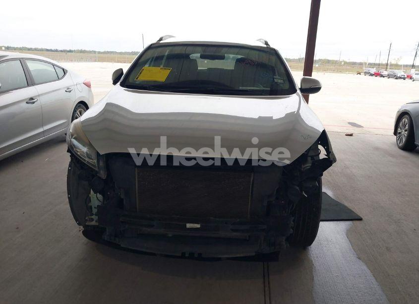 Photo 6 of 2018 Kia Sorento 3.3L LX (VIN 5XYPG4A55JG360565)