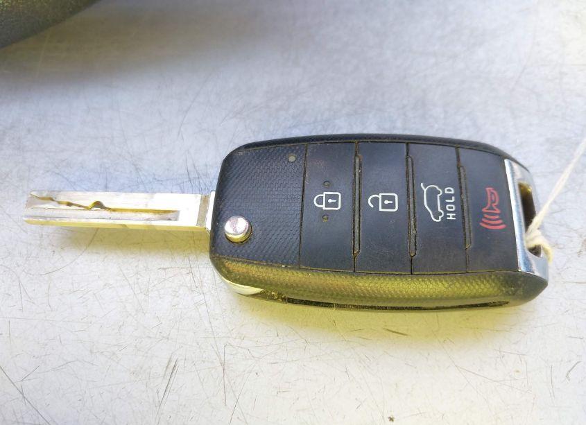 Photo 11 of 2018 Kia Sorento 3.3L LX (VIN 5XYPG4A55JG390147)