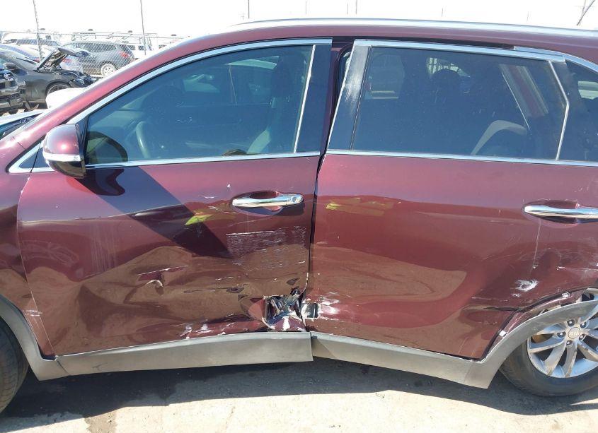 Photo 14 of 2018 Kia Sorento 3.3L LX (VIN 5XYPG4A55JG390147)