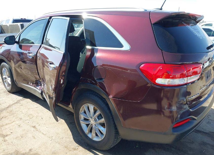 Photo 17 of 2018 Kia Sorento 3.3L LX (VIN 5XYPG4A55JG390147)