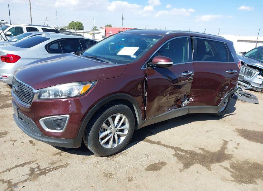 Photo 2 of 2018 Kia Sorento 3.3L LX (VIN 5XYPG4A55JG390147)