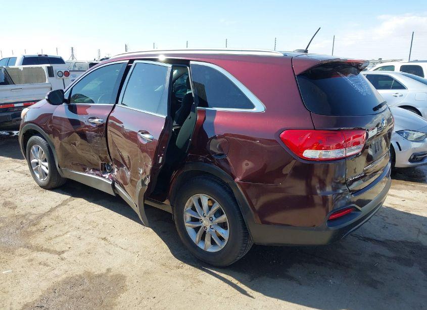 Photo 3 of 2018 Kia Sorento 3.3L LX (VIN 5XYPG4A55JG390147)