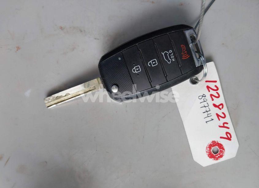 Photo 11 of 2019 Kia Sorento 3.3L LX (VIN 5XYPG4A55KG558127)