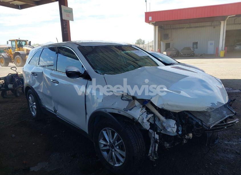 Photo 13 of 2019 Kia Sorento 3.3L LX (VIN 5XYPG4A55KG558127)