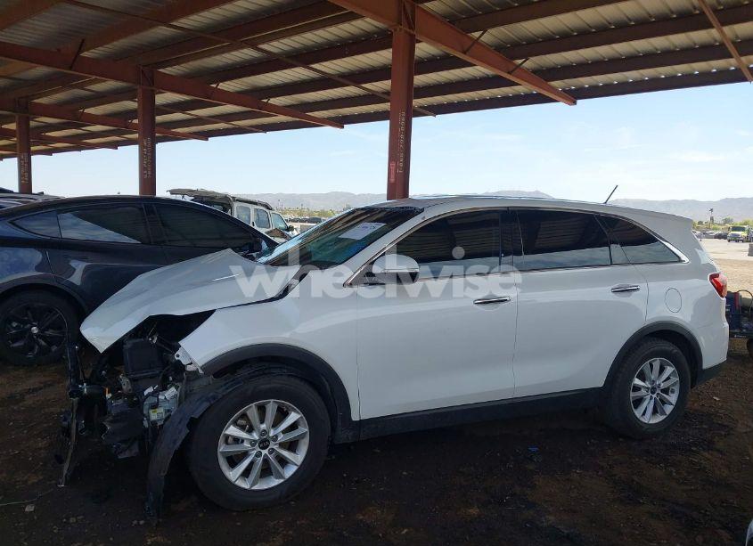 Photo 14 of 2019 Kia Sorento 3.3L LX (VIN 5XYPG4A55KG558127)