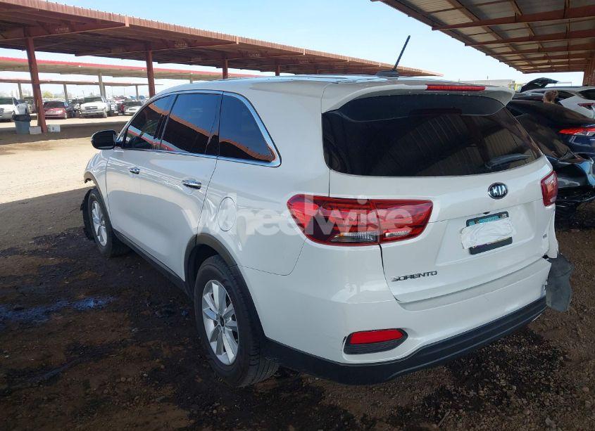 Photo 3 of 2019 Kia Sorento 3.3L LX (VIN 5XYPG4A55KG558127)