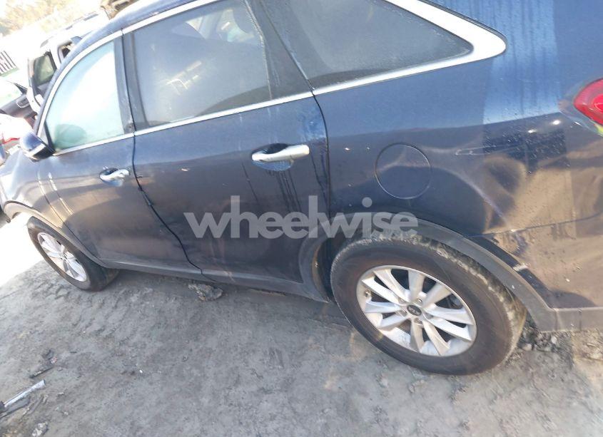 Photo 14 of 2020 Kia Sorento 3.3L LX (VIN 5XYPG4A55LG623981)