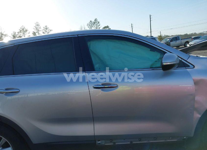 Photo 14 of 2020 Kia Sorento 3.3L LX (VIN 5XYPG4A55LG635273)