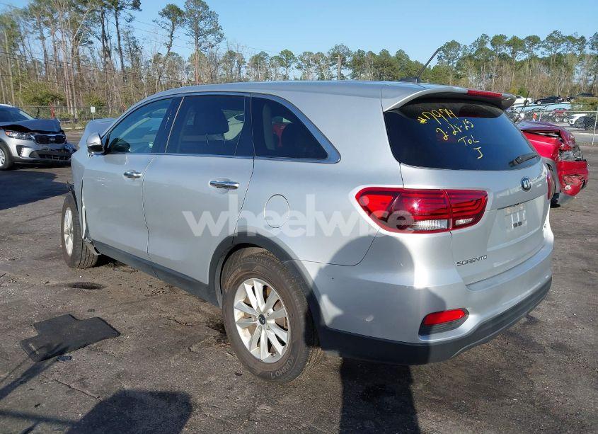 Photo 3 of 2020 Kia Sorento 3.3L LX (VIN 5XYPG4A55LG635273)