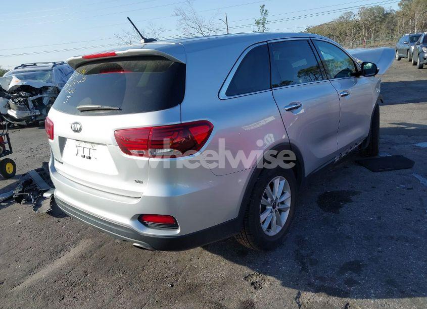 Photo 4 of 2020 Kia Sorento 3.3L LX (VIN 5XYPG4A55LG635273)