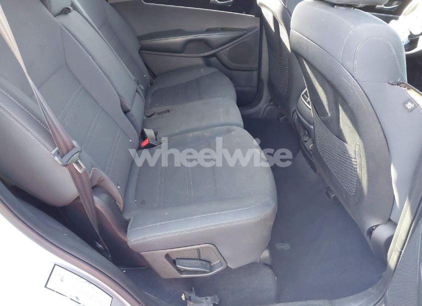 Photo 8 of 2020 Kia Sorento 3.3L LX (VIN 5XYPG4A55LG635273)