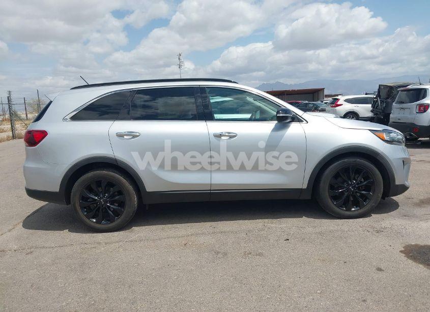 Photo 14 of 2020 Kia Sorento 3.3L S (VIN 5XYPG4A55LG694372)