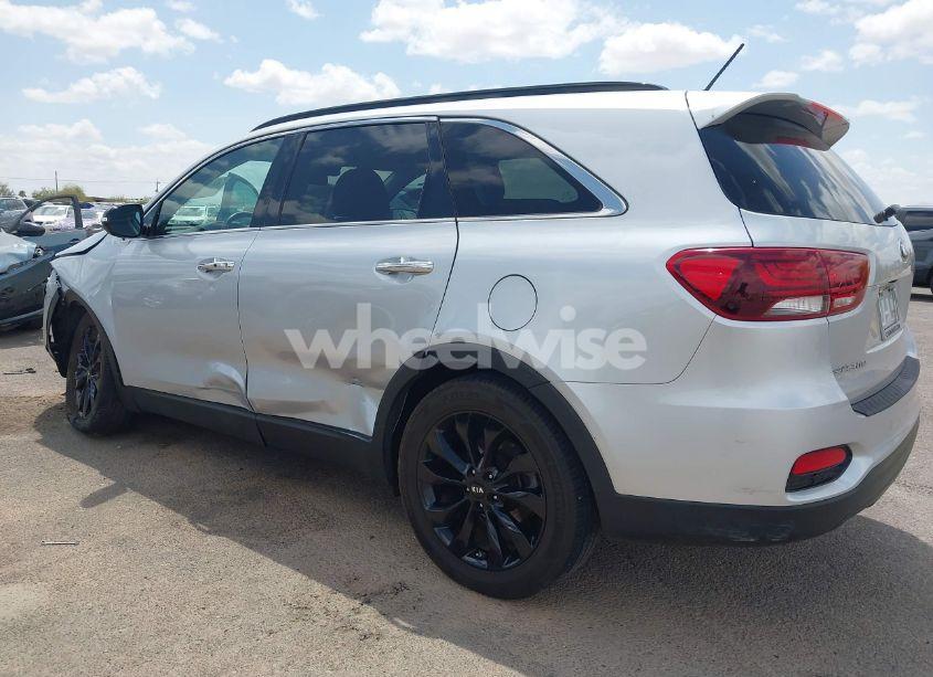 Photo 3 of 2020 Kia Sorento 3.3L S (VIN 5XYPG4A55LG694372)