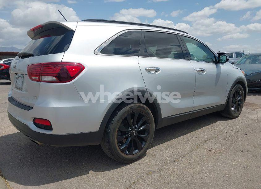 Photo 4 of 2020 Kia Sorento 3.3L S (VIN 5XYPG4A55LG694372)