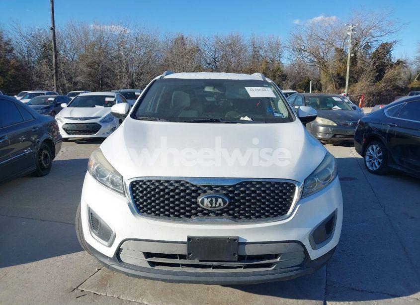 Photo 12 of 2016 Kia Sorento 3.3L LX (VIN 5XYPG4A56GG011777)